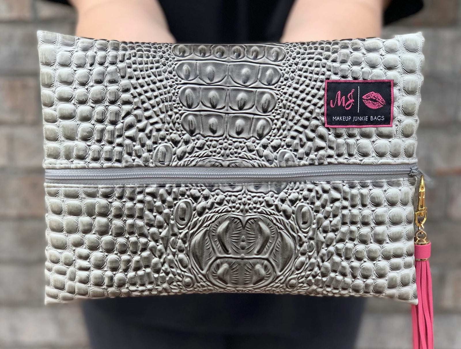 Makeup Junkie - Bubble Gator Greytor - Medium